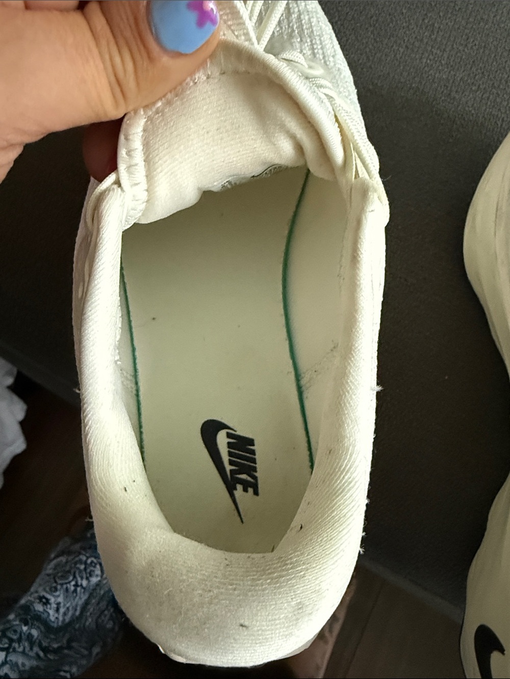 Nike Women's Cream/White Low-Profile Running Sneakers Motiva - Picture 7 of 7